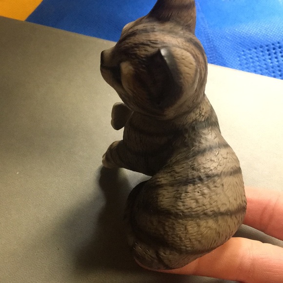 Harvey Knox Kingdom porcelain cat - Picture 6 of 7